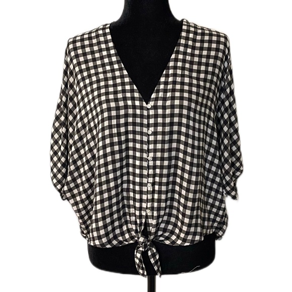 đź’ EXPRESS GINGHAM BUTTON DOWN FRONT TIE CROP TOPđź’ - Picture 2 of 6